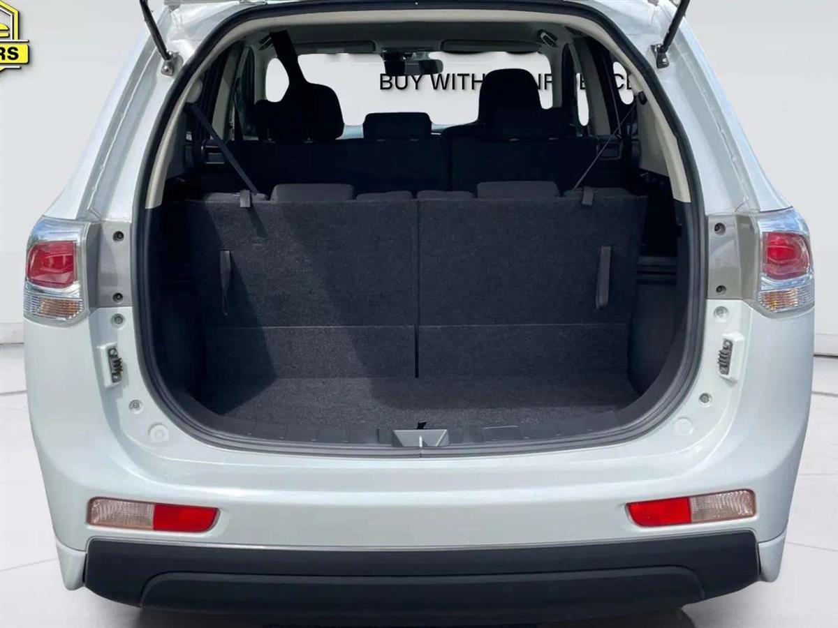 2012 Mitsubishi Outlander 24G 4wd 7-Seater !! Radar Cruise Carousel 12