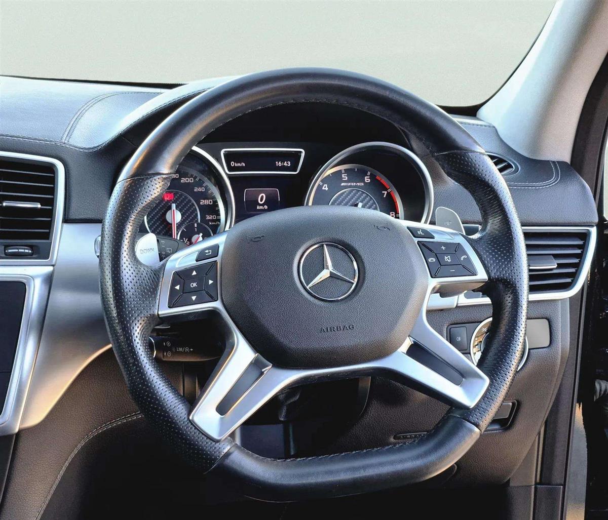 2015 Mercedes-Benz ML 63 V8 Bi-Turbo AMG 5.5L 4MATIC Carousel 8