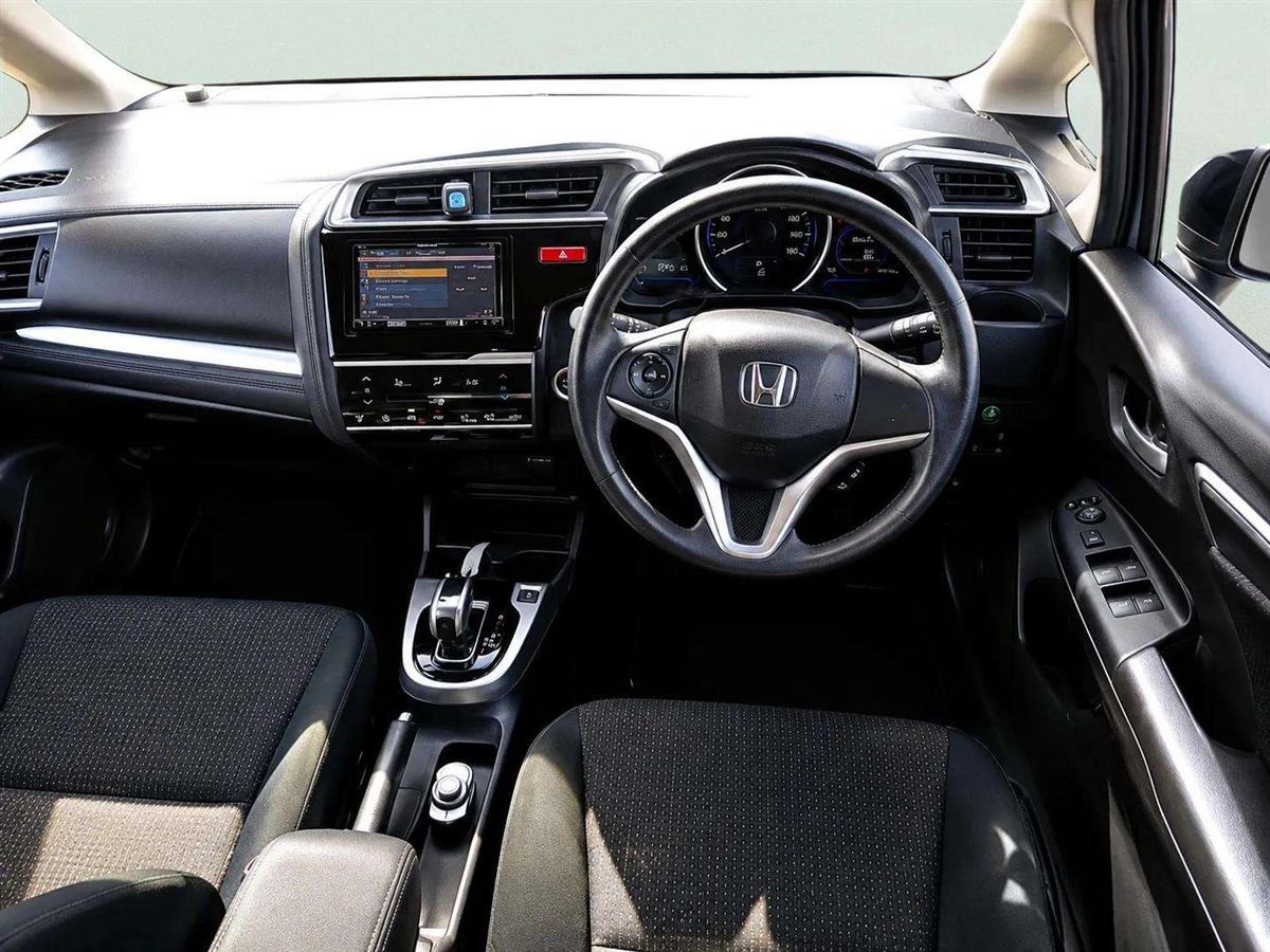 2015 Honda Fit HYBRID F-Package Carousel 5