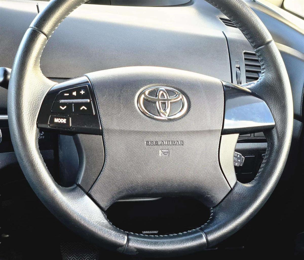 2015 Toyota Estima Hybrid Premium Edition 7 Seater Carousel 9