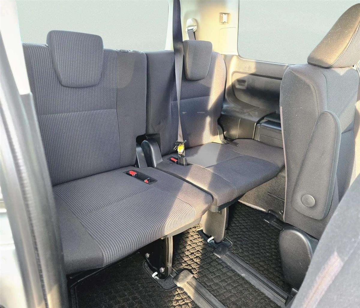 2014 Toyota Noah HYBRID G -7 seater !! DUAL POWER DOORS Carousel 9