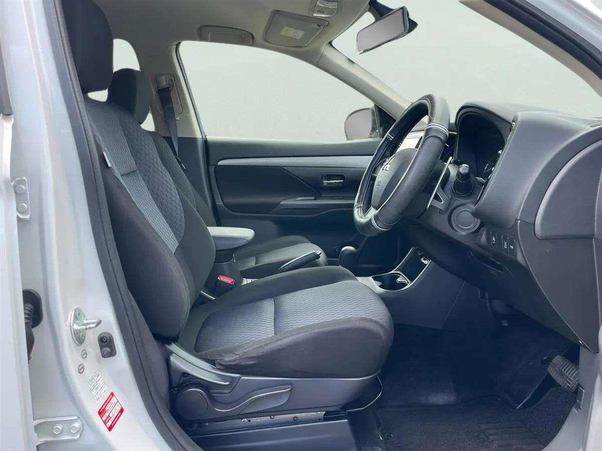 2012 Mitsubishi Outlander 24G 4wd 7-Seater !! Radar Cruise Carousel 9