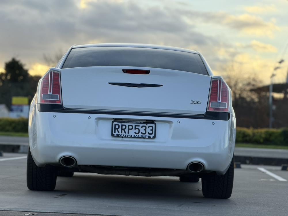 2015 Chrysler 300 **Cruise Control*V6*parking Sensors*Reverse Camera** Carousel 5