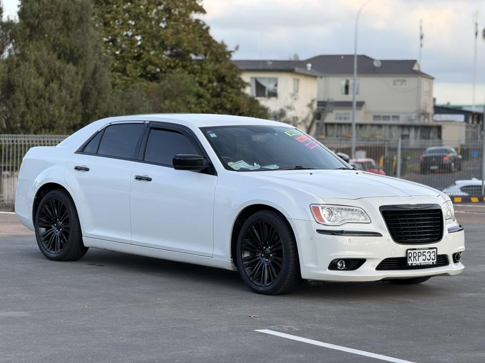 2015 Chrysler 300 **Cruise Control*V6*parking Sensors*Reverse Camera** Carousel 8