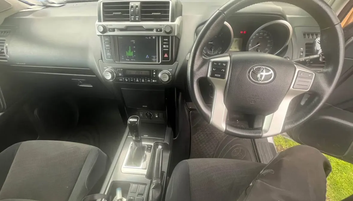 2016 Land Cruiser Prado Carousel 5