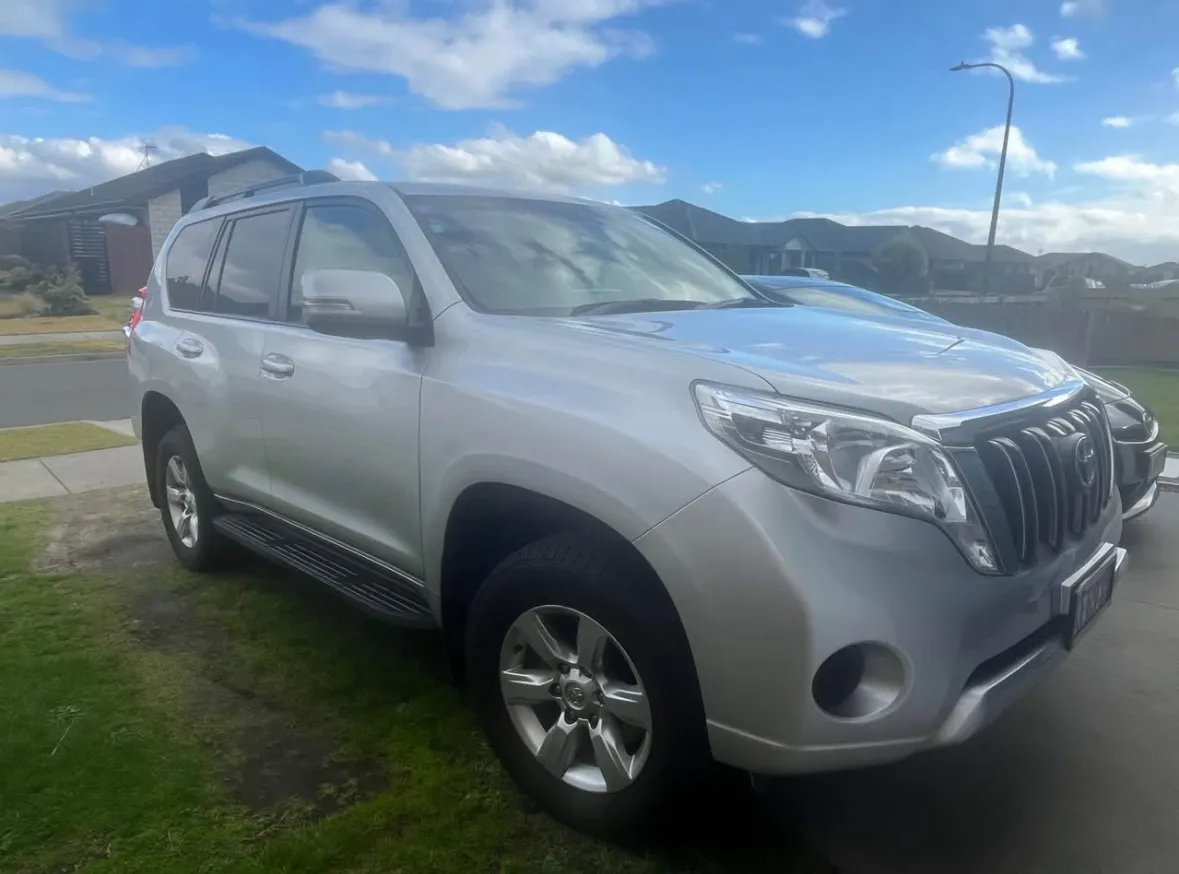 2016 Land Cruiser Prado Carousel 1