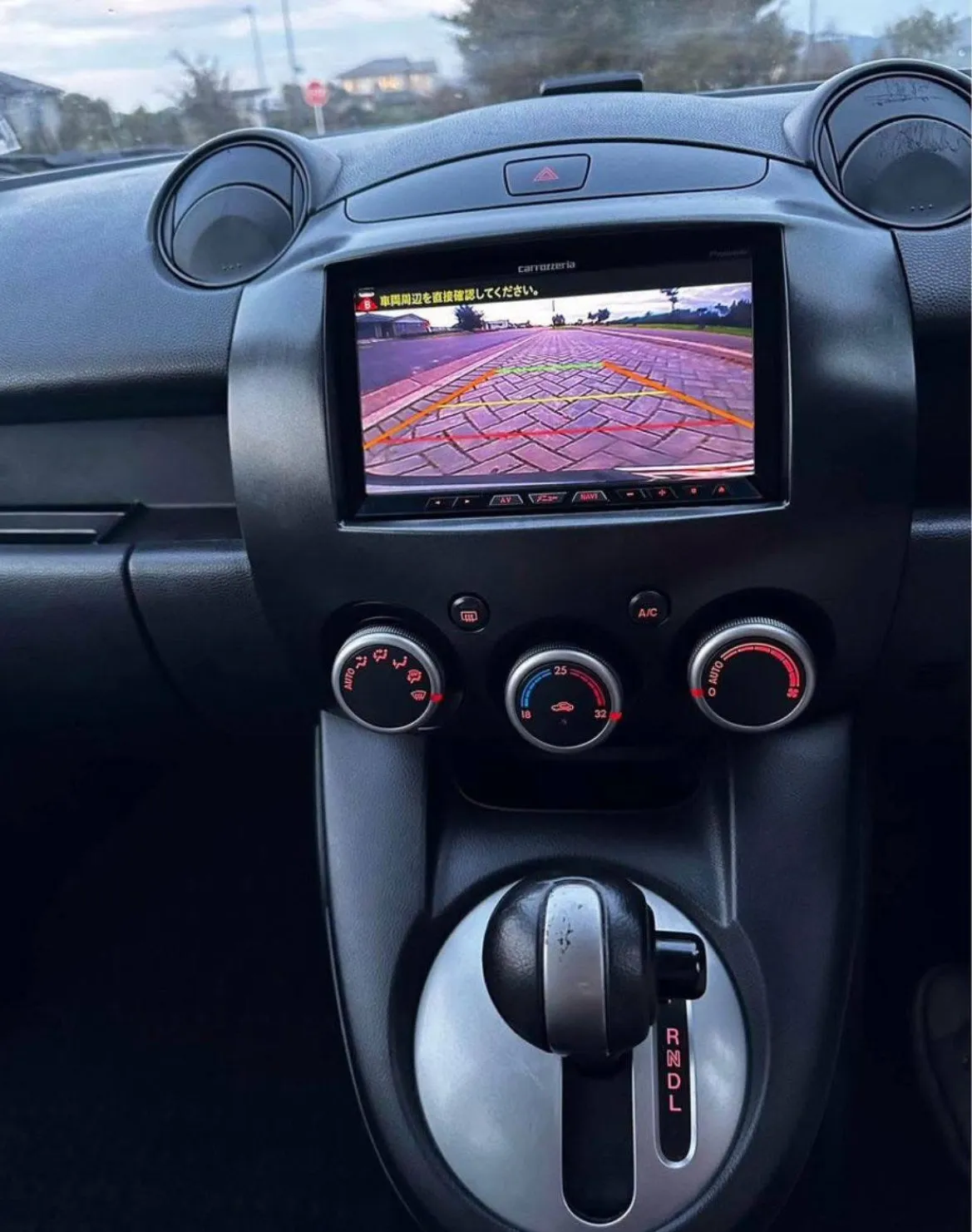 2009 Mazda Demio Carousel 4