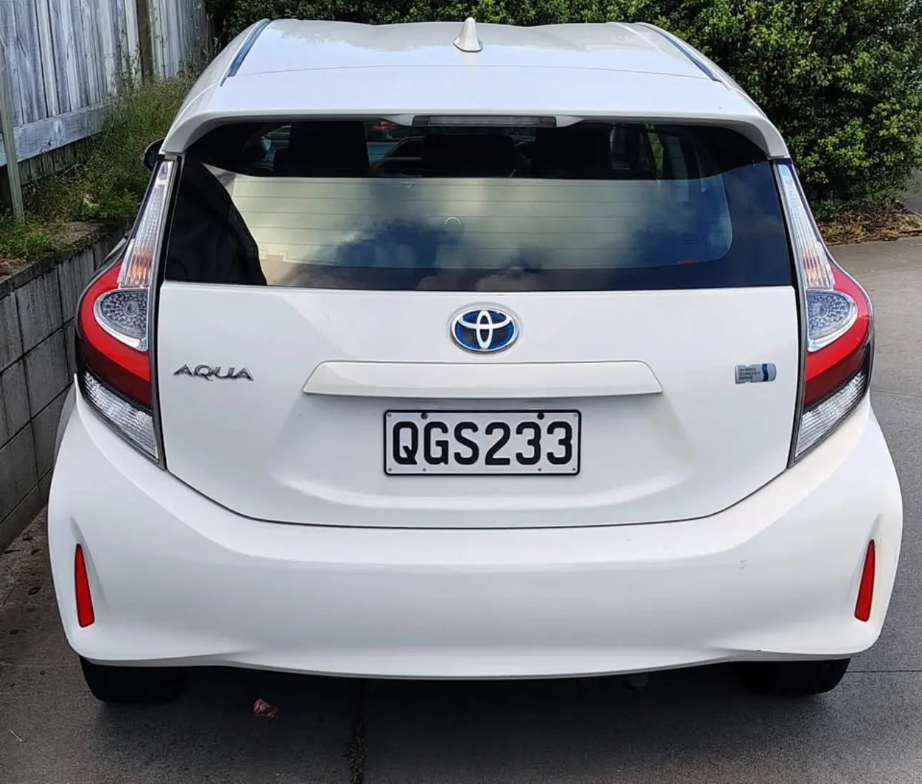 Toyota Aqua 2018L Model Carousel 1
