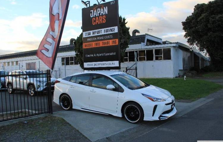 2019, Toyota Prius  Carousel 10