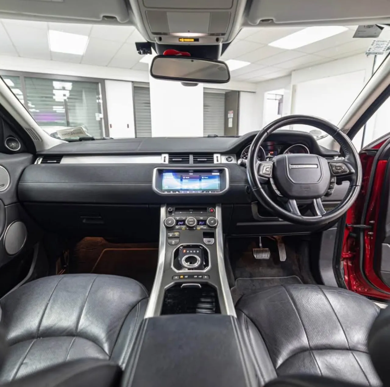 2017 Range Rover Carousel 4