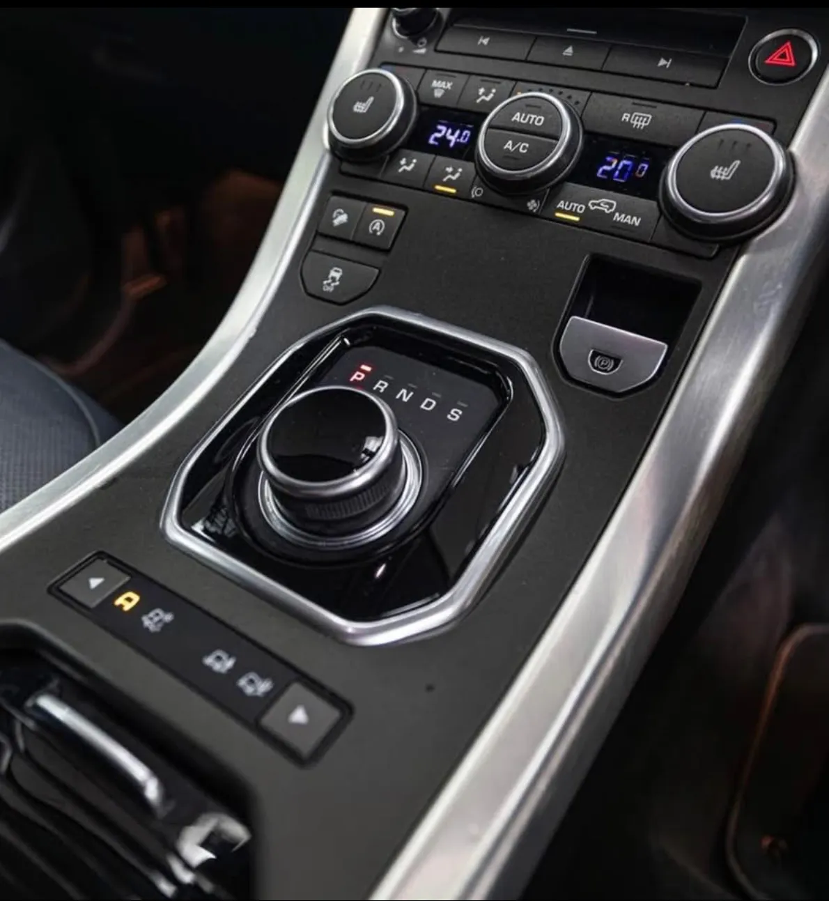 2017 Range Rover Carousel 8