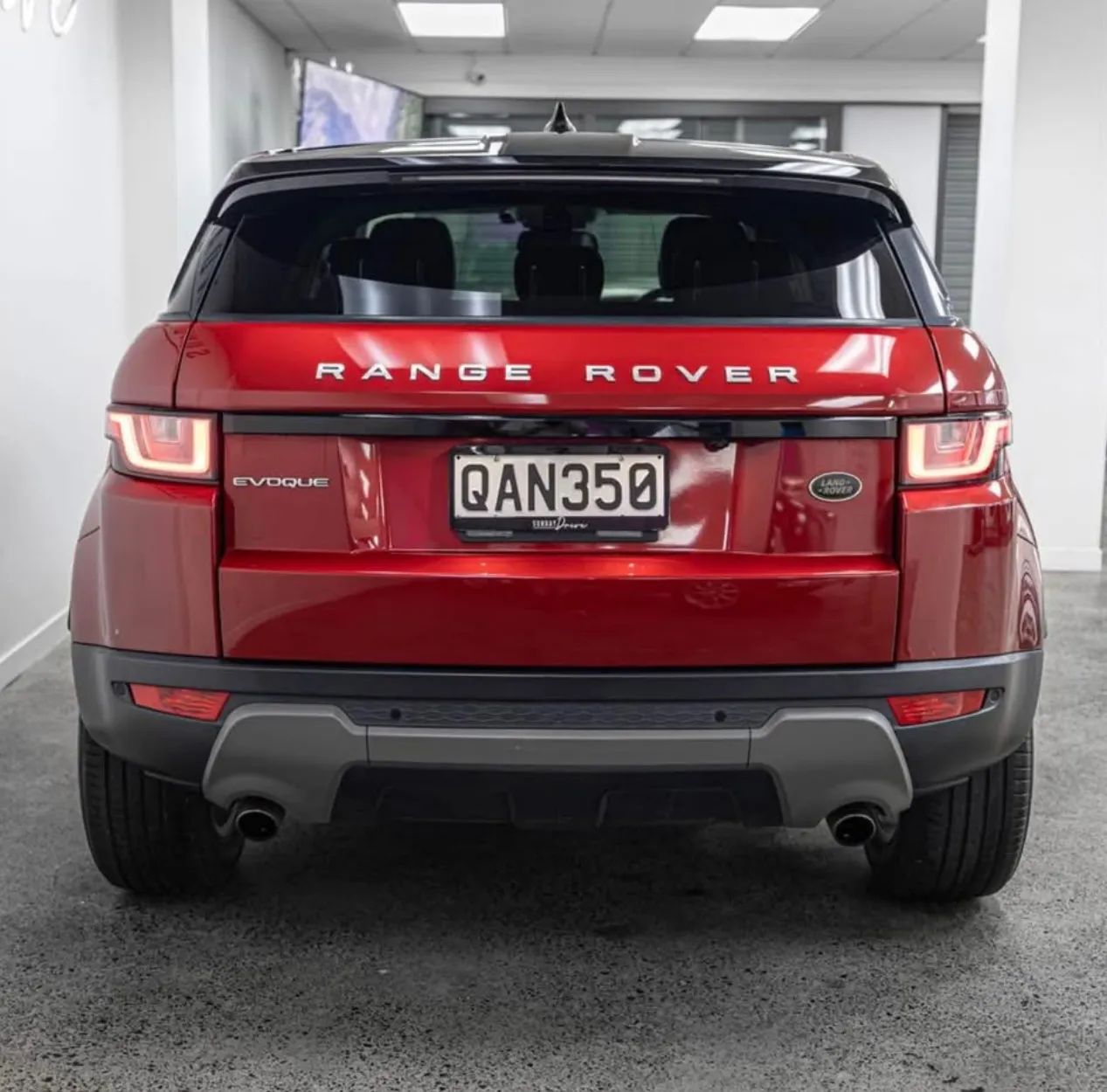 2017 Range Rover Carousel 2