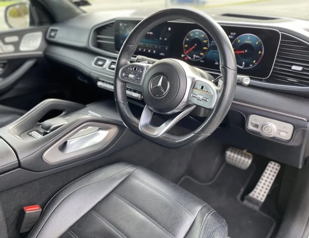2023 Mercedes-Benz GLS 400d Carousel 3