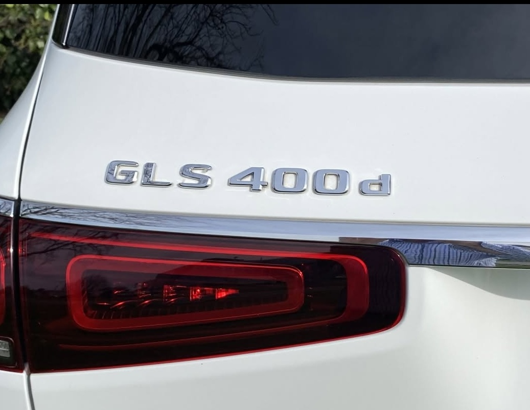 2023 Mercedes-Benz GLS 400d Carousel 1