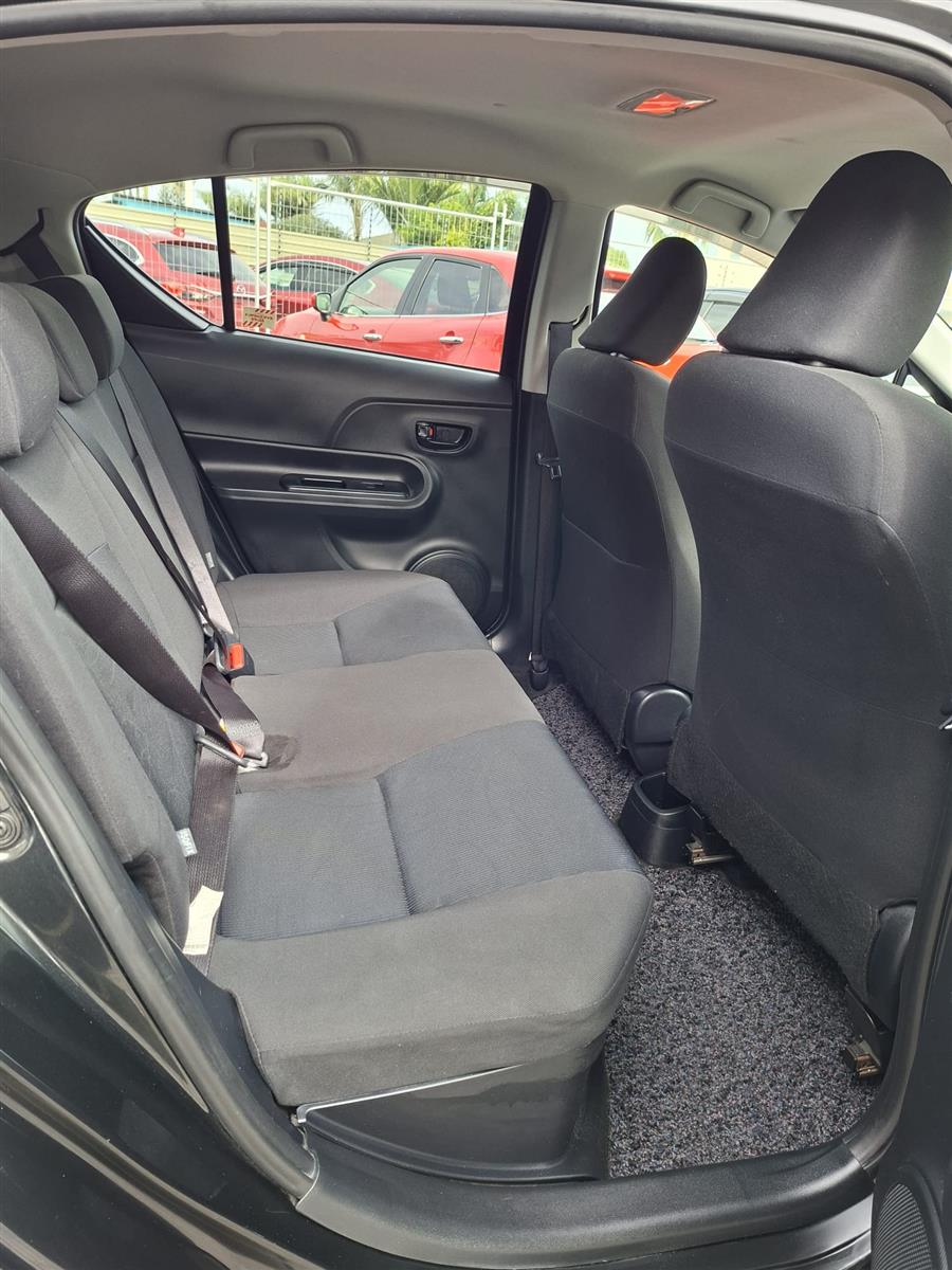 2015 Toyota Aqua Cruise control, Heated seats ,Reverse camera,Alloys Carousel 6