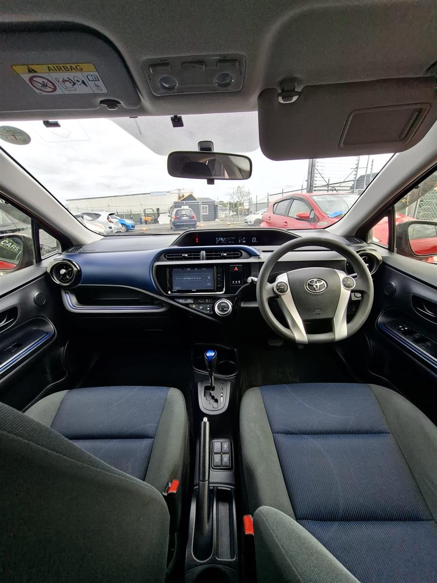 2015 Toyota Aqua HYBRID Carousel 11