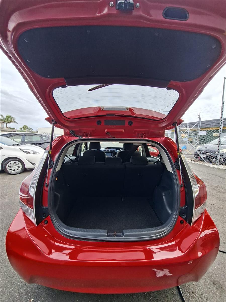 2015 Toyota Aqua HYBRID Carousel 10