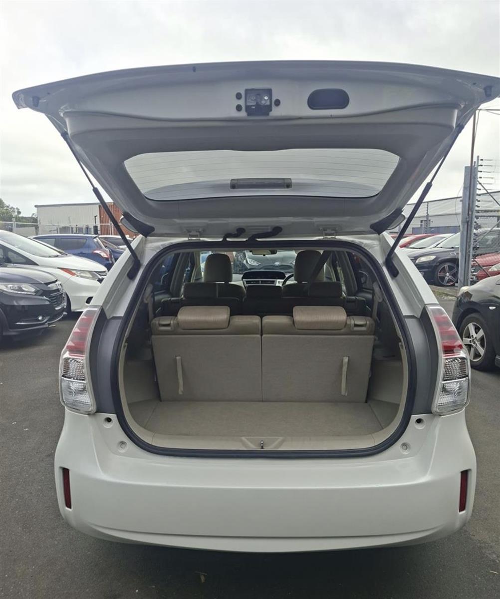 2015 Toyota Prius Alpha G 48000km only 7 seater Carousel 14