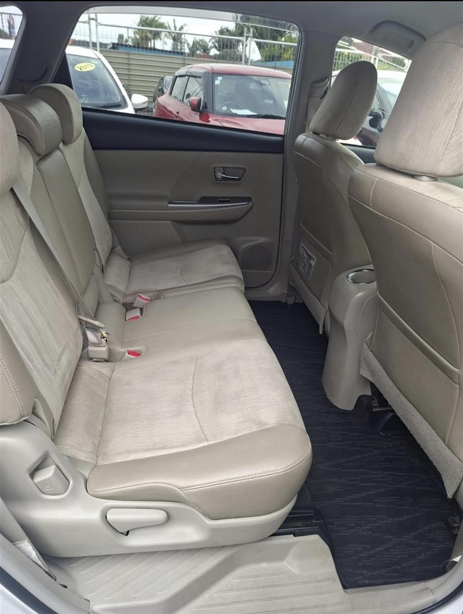 2015 Toyota Prius Alpha G 48000km only 7 seater Carousel 9