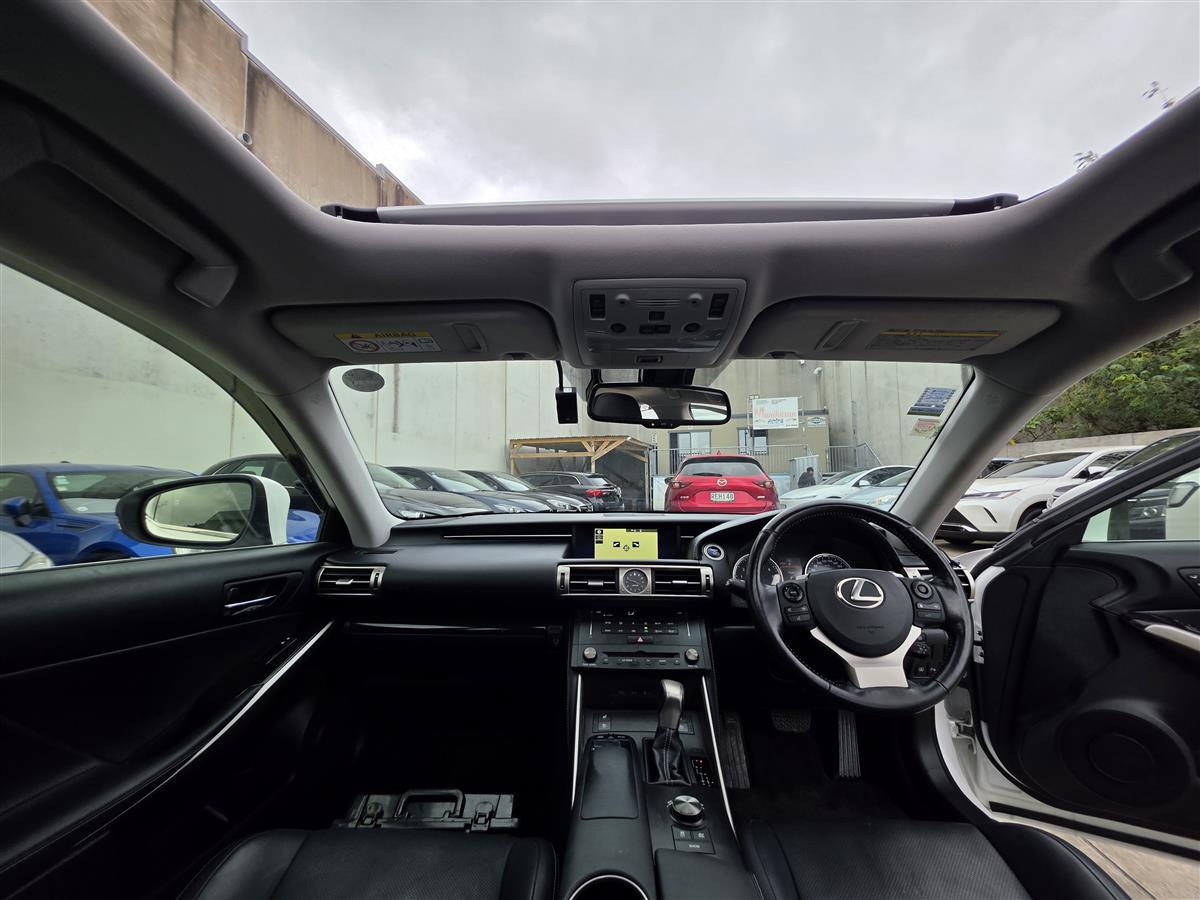 2015 Lexus IS 300h Hybrid SUNROOF Leather Radar Cruise BSM Electric Seat Finance Available Carousel 2