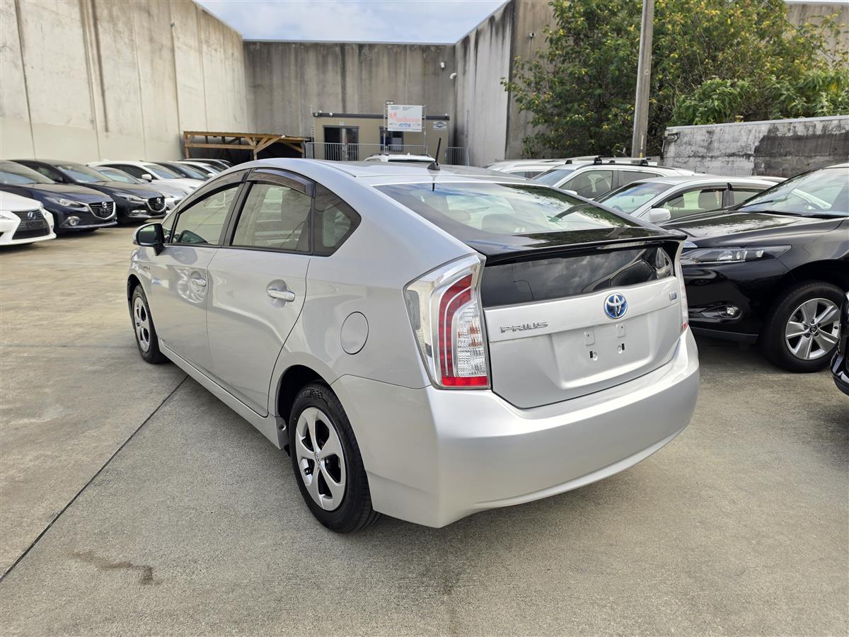 2015 Toyota Prius Hybrid 1.8L Low *32K* Kms Alloys AUX Finance Available Carousel 4