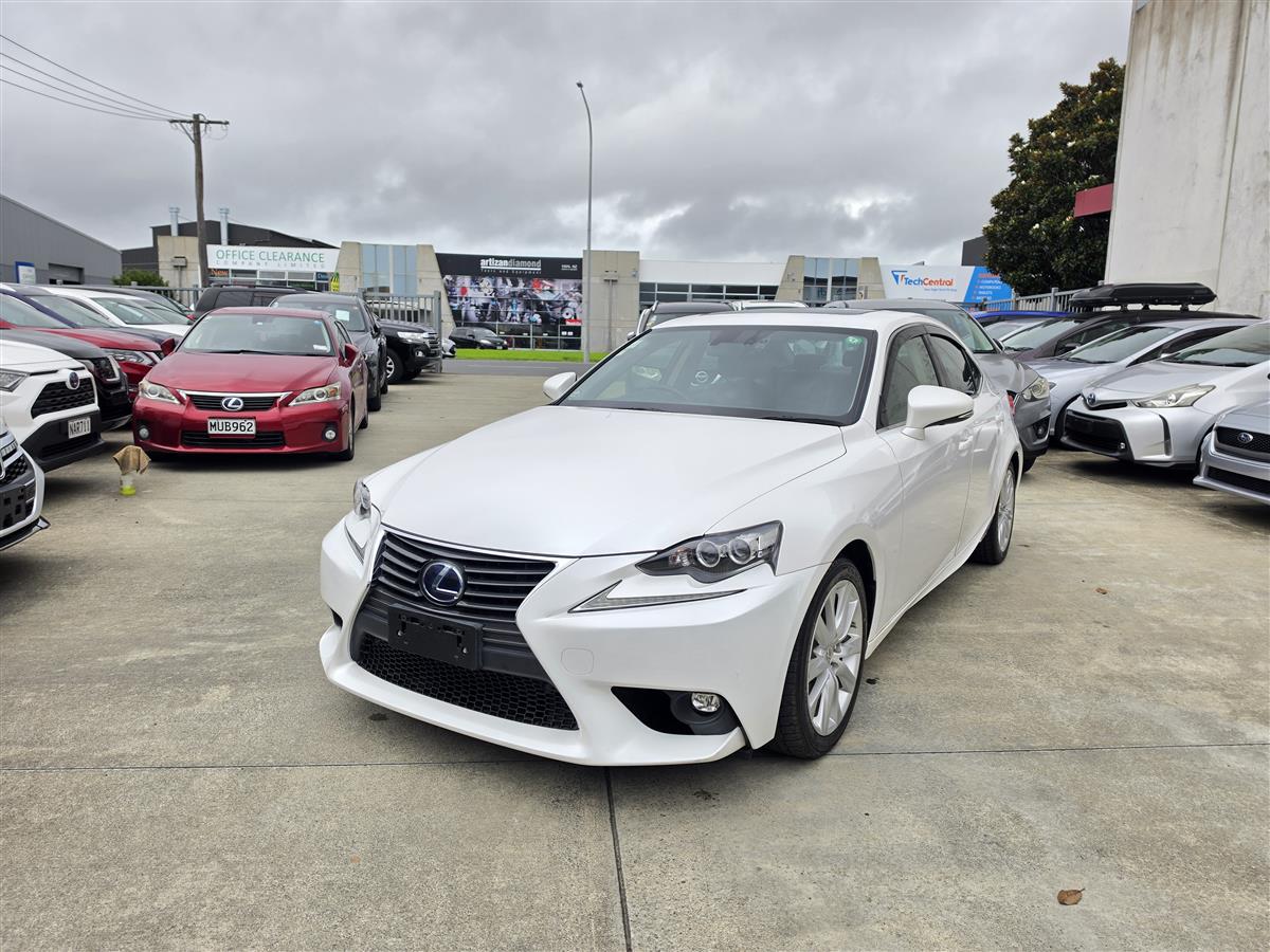 2015 Lexus IS 300h Hybrid SUNROOF Leather Radar Cruise BSM Electric Seat Finance Available
