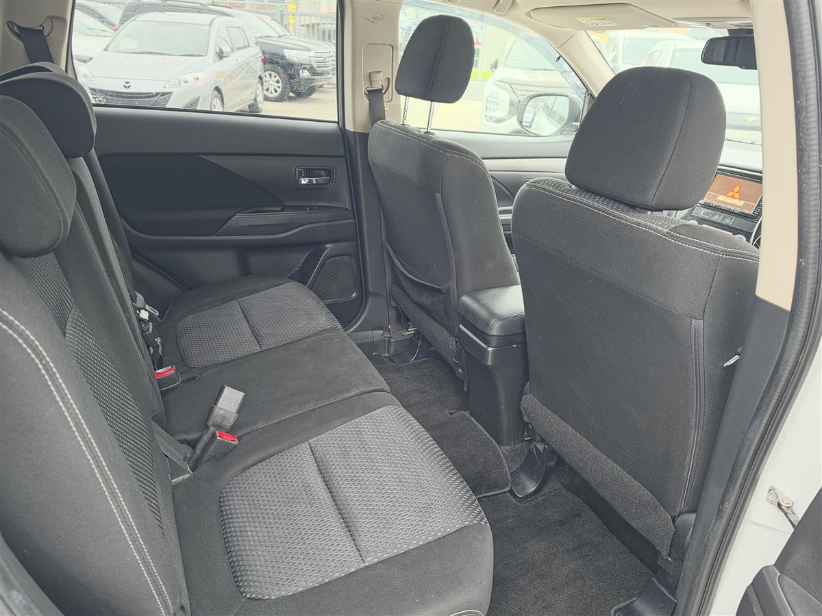 2015 Mitsubishi Outlander 4WD Auto Stop 7 Seater Adaptive Cruise Lane Assist FCM Rev Cam Finance Available Carousel 9