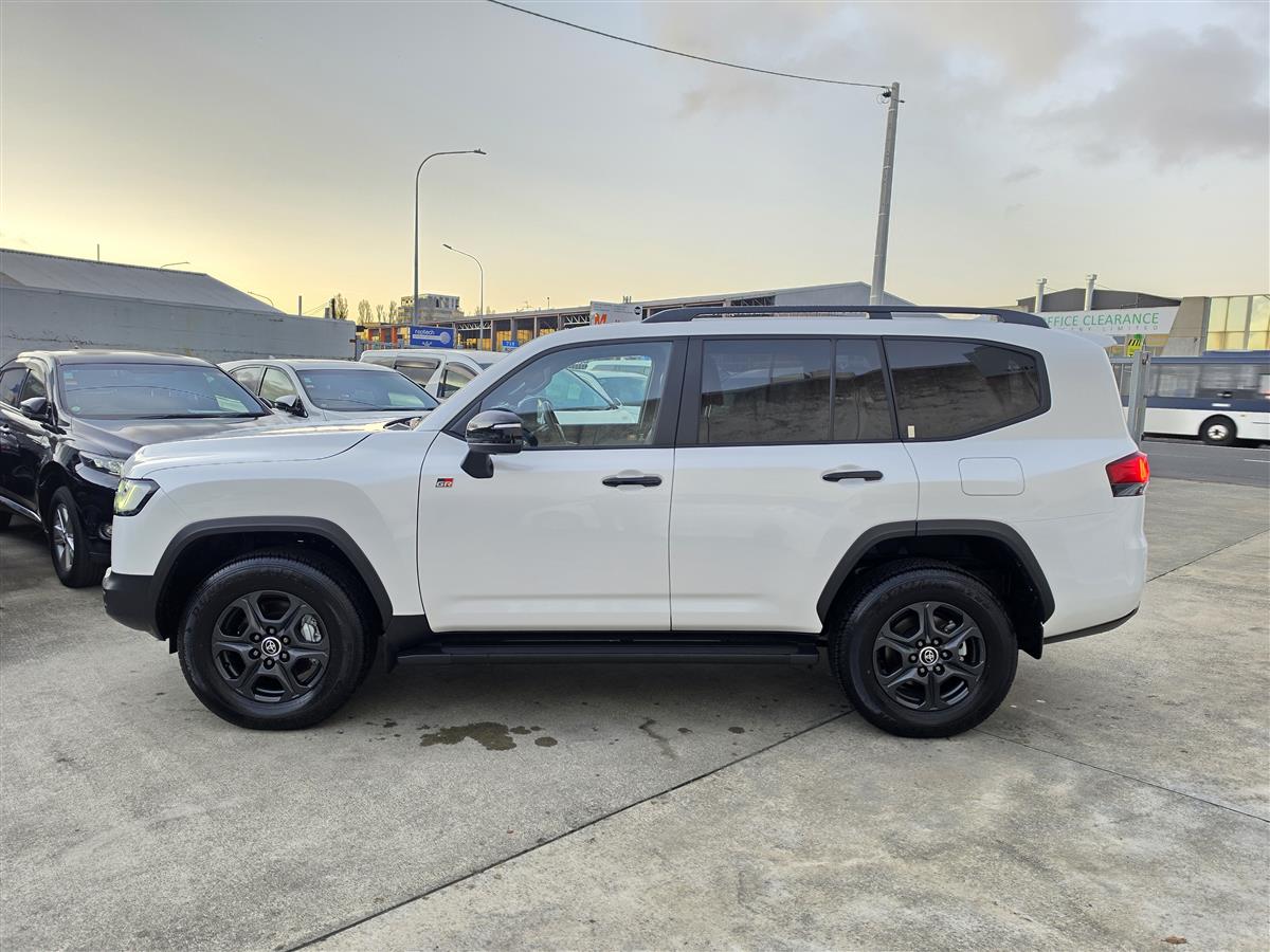 2024 Toyota Land Cruiser 300 GR SPORT 7 Seats 4WD JBL 360 Cam HUD Finance Available Carousel 7