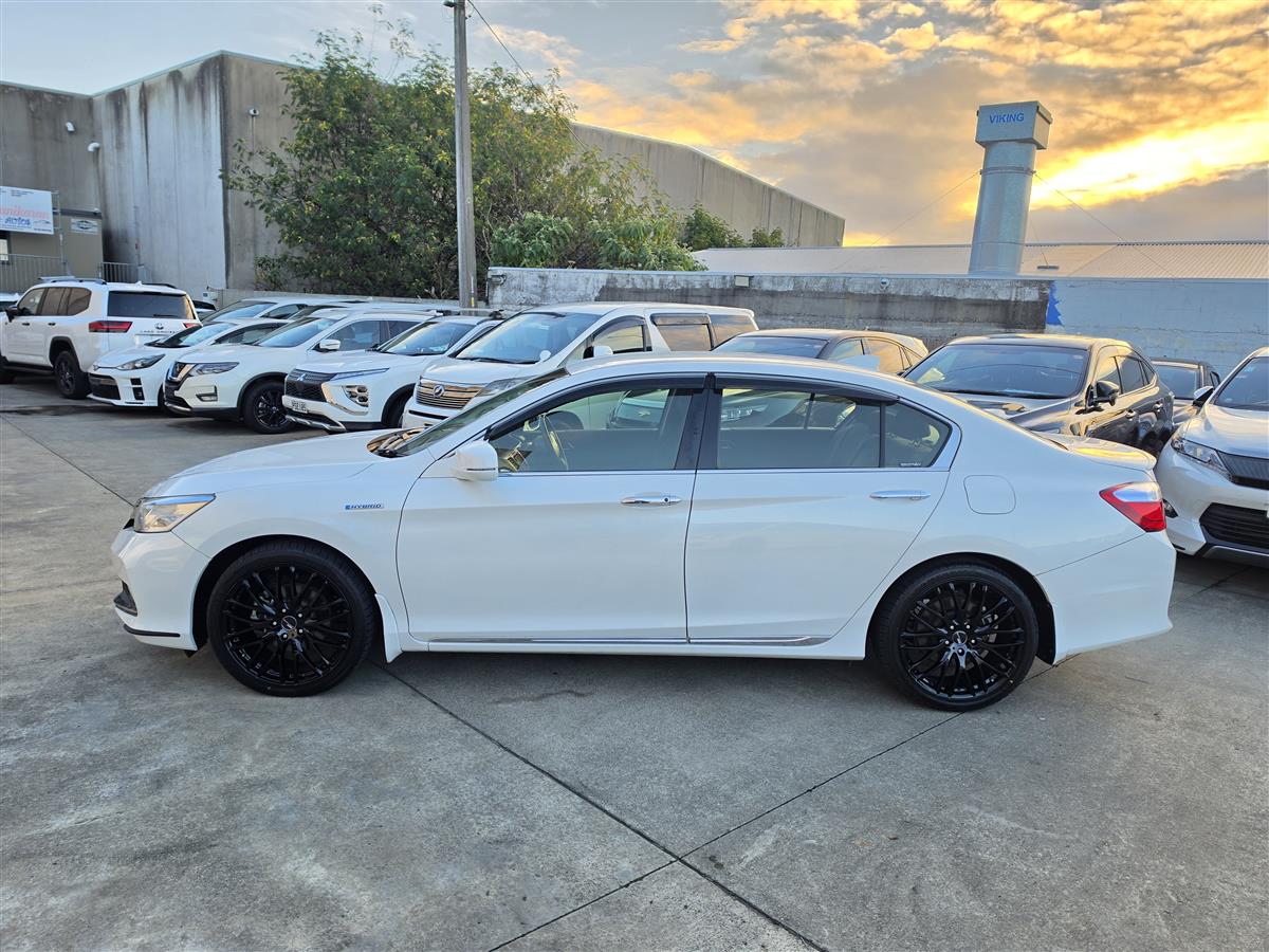 2016 Honda Accord Hybrid 2.0EX Adaptive Cruise Electric Seats Lane Assist Rev Cam Finance Available Carousel 7