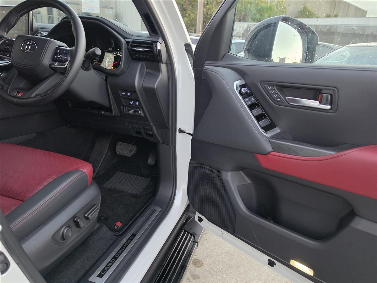 2024 Toyota Land Cruiser 300 GR SPORT 7 Seats 4WD JBL 360 Cam HUD Finance Available Carousel 13