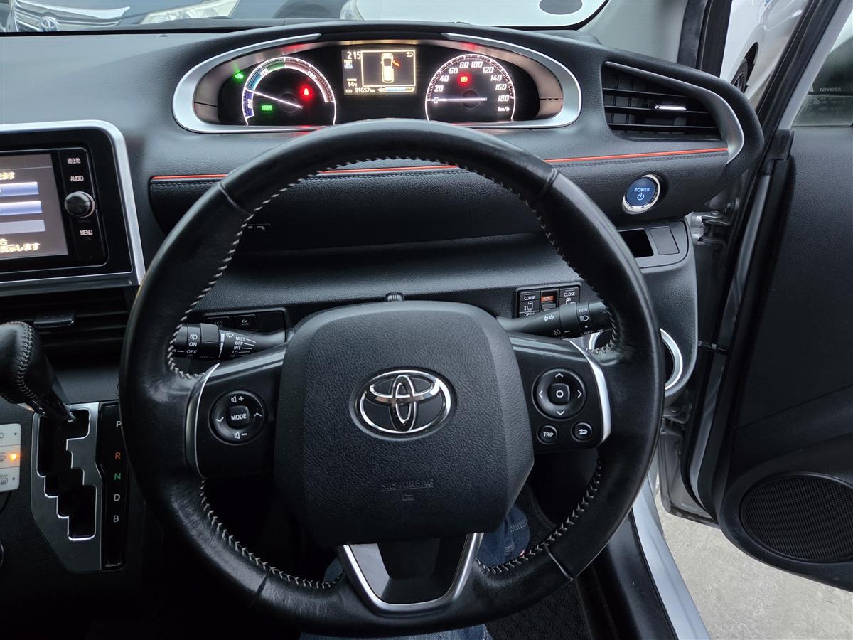 2017 Toyota Sienta Hybrid 1.5G 7 Seats Alloys Keyless Electric Doors Rev Cam Finance Available Carousel 14