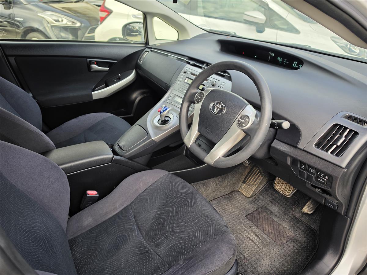 2015 Toyota Prius Hybrid 1.8L Low *32K* Kms Alloys AUX Finance Available Carousel 2