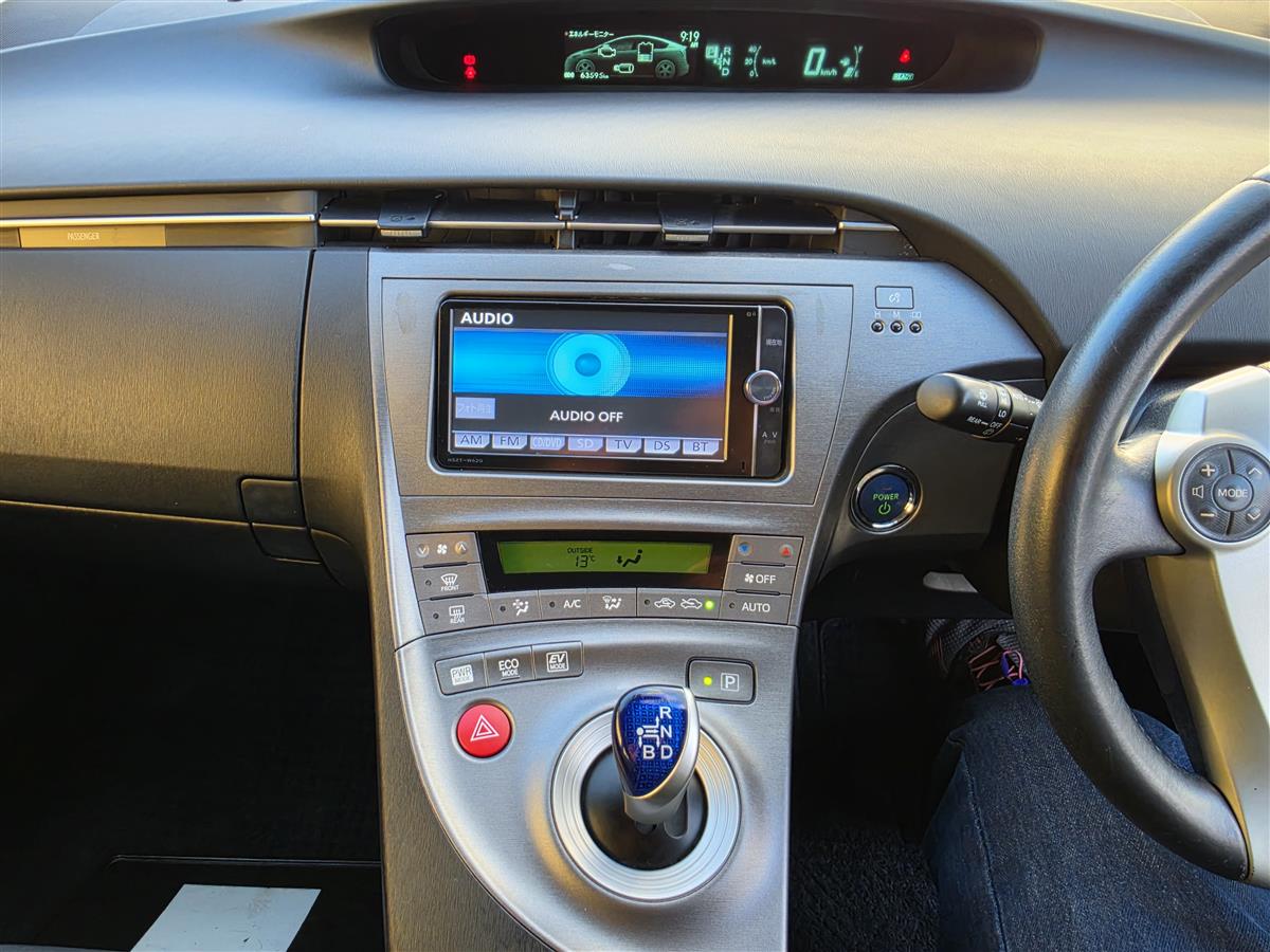 2014 Toyota Prius Hybrid G Half Leather Cruise Electric Seats Rev Cam Bluetooth Finance Available Carousel 11