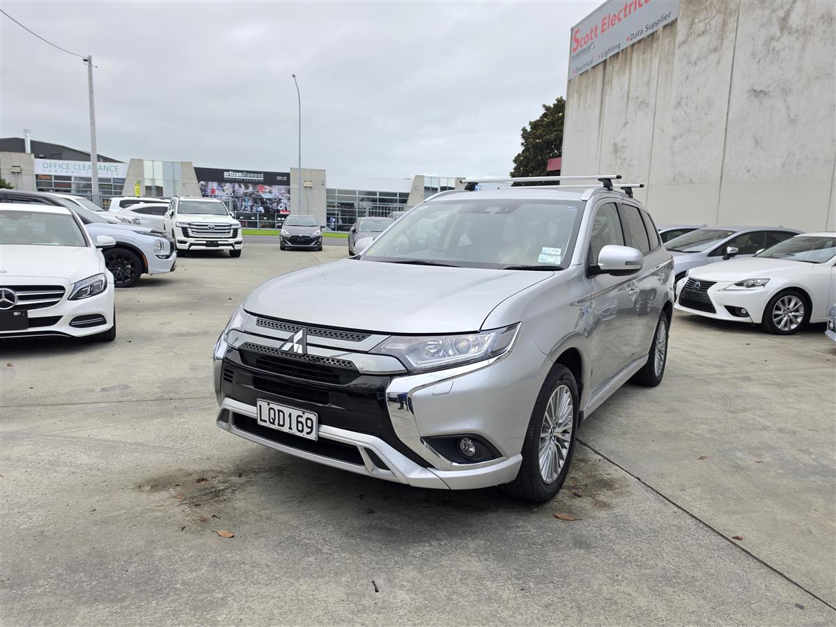 2018 Mitsubishi Outlander XLS PHEV 4WD Radar Cruise 360 Cam LDW FCM Finance Available