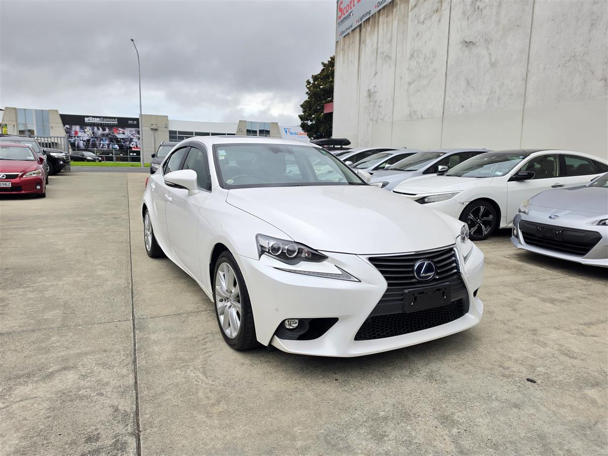 2015 Lexus IS 300h Hybrid SUNROOF Leather Radar Cruise BSM Electric Seat Finance Available Carousel 5