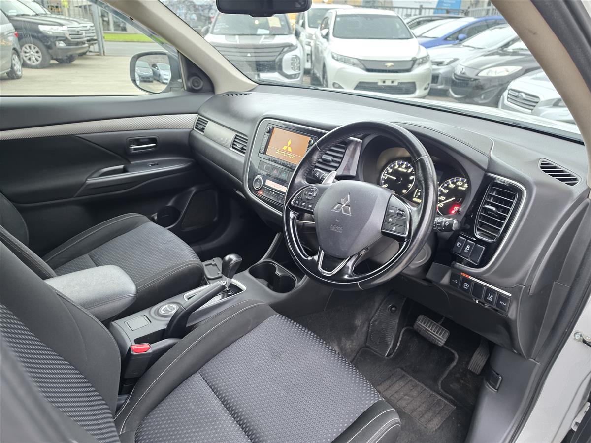 2015 Mitsubishi Outlander 4WD Auto Stop 7 Seater Adaptive Cruise Lane Assist FCM Rev Cam Finance Available Carousel 8