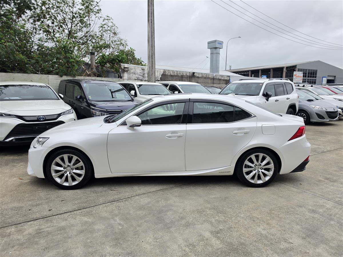 2015 Lexus IS 300h Hybrid SUNROOF Leather Radar Cruise BSM Electric Seat Finance Available Carousel 7