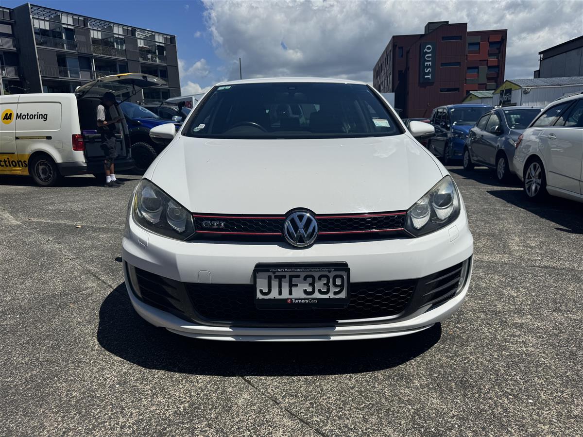 2011 Volkswagen Golf GTI Carousel 1