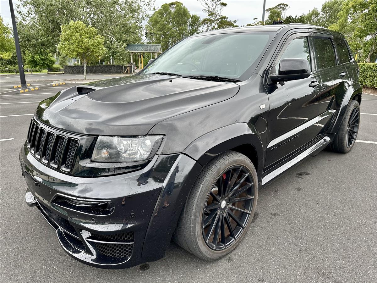 2013 Jeep Grand Cherokee 6.4L HEMI SRT8 Carousel 7