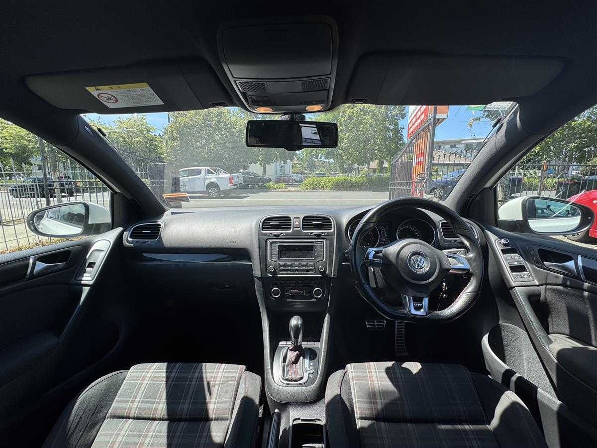 2011 Volkswagen Golf GTI Carousel 6
