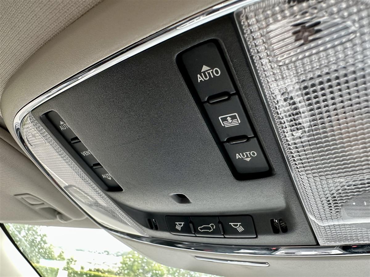 2013 Jeep Grand Cherokee 6.4L HEMI SRT8 Carousel 17