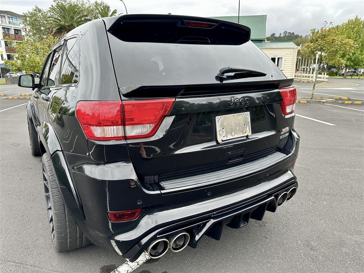 2013 Jeep Grand Cherokee 6.4L HEMI SRT8 Carousel 11