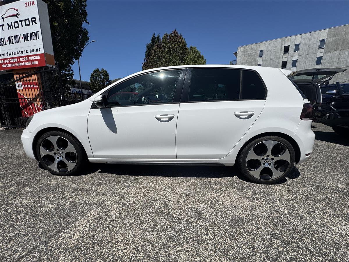 2011 Volkswagen Golf GTI Carousel 5