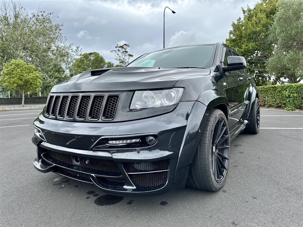 2013 Jeep Grand Cherokee 6.4L HEMI SRT8 Carousel 5