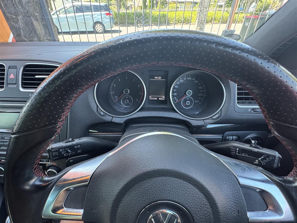 2011 Volkswagen Golf GTI Carousel 11