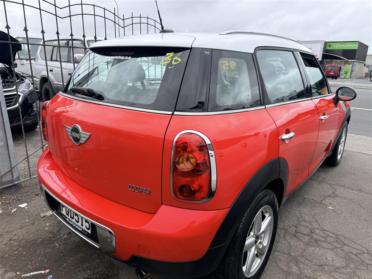 2011 MINI Cooper CROSSOVER Carousel 5