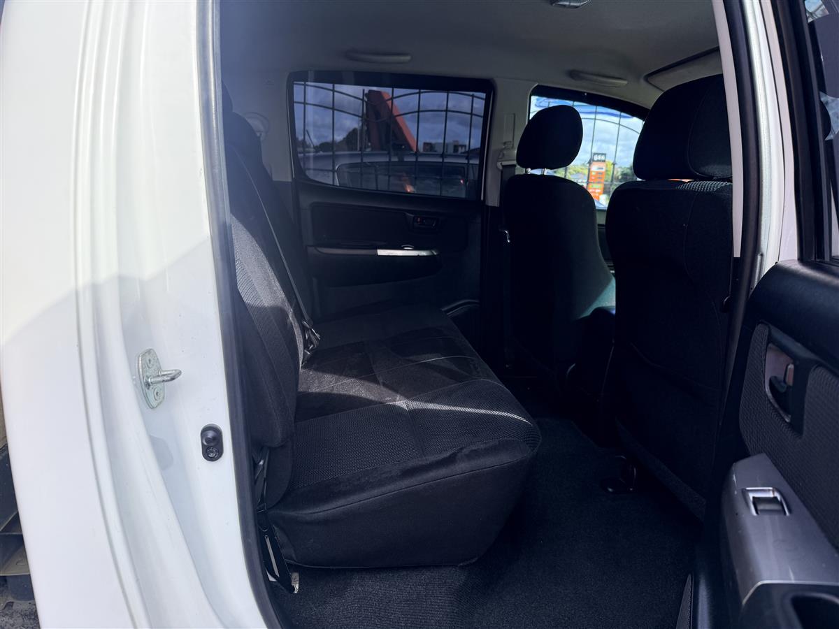 2014 Toyota Hilux SR5 4WD 3.0TD DC 5M Carousel 11