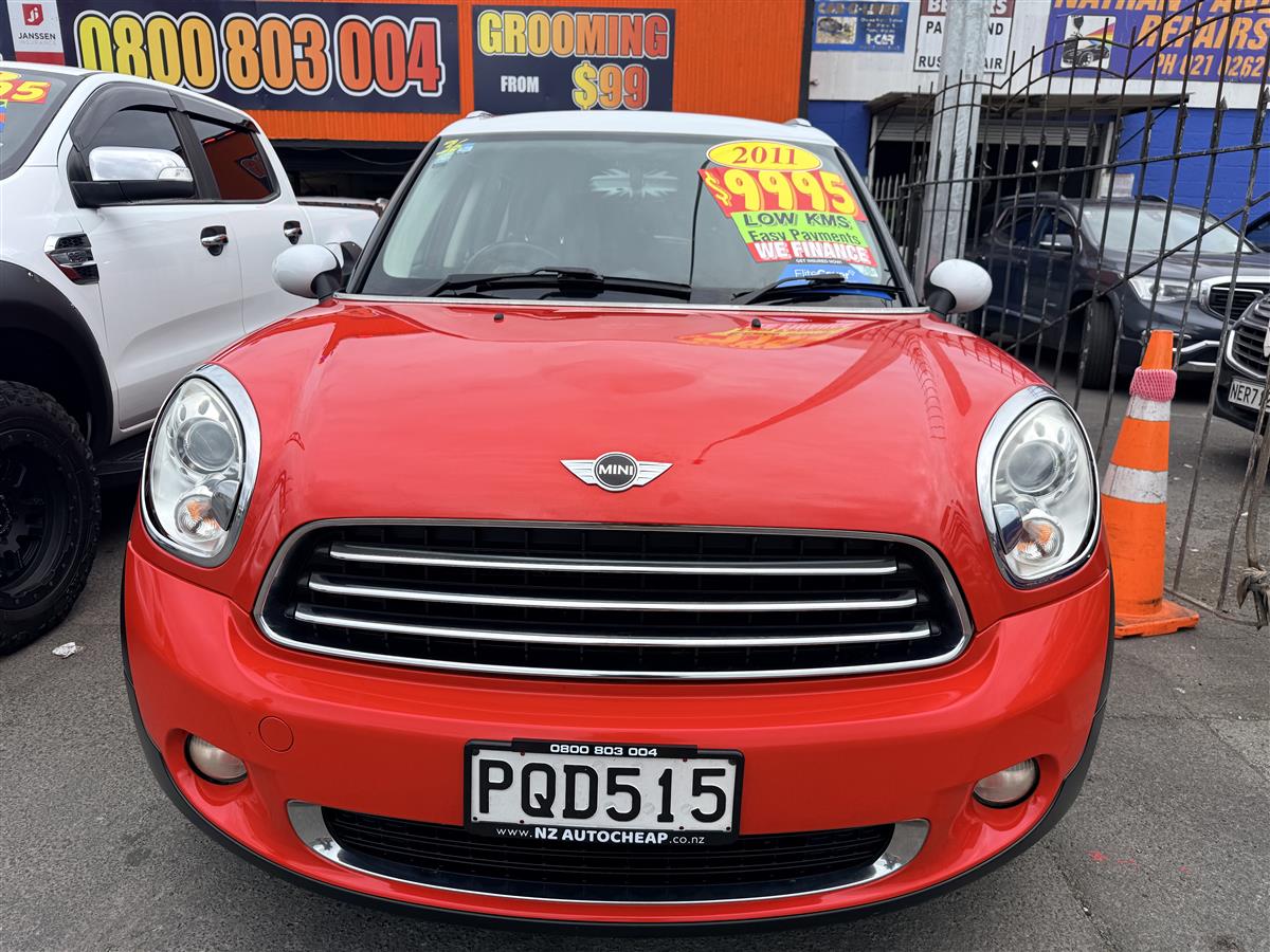 2011 MINI Cooper CROSSOVER Carousel 1
