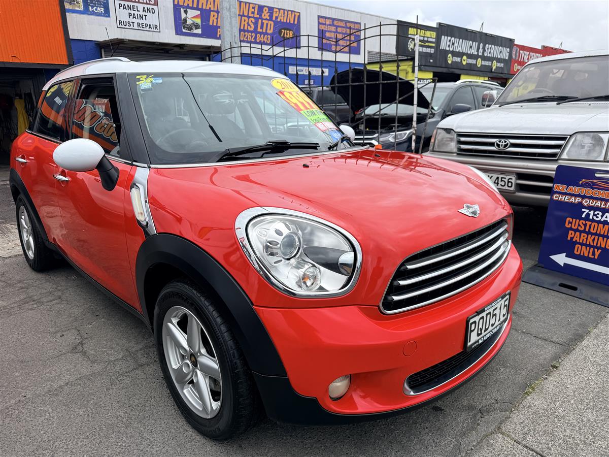 2011 MINI Cooper CROSSOVER Carousel 2