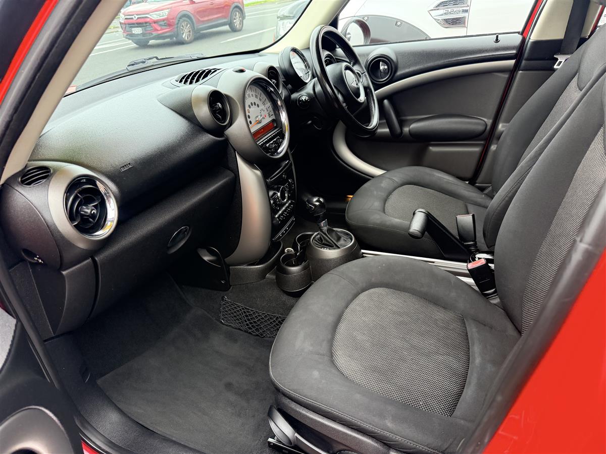 2011 MINI Cooper CROSSOVER Carousel 8